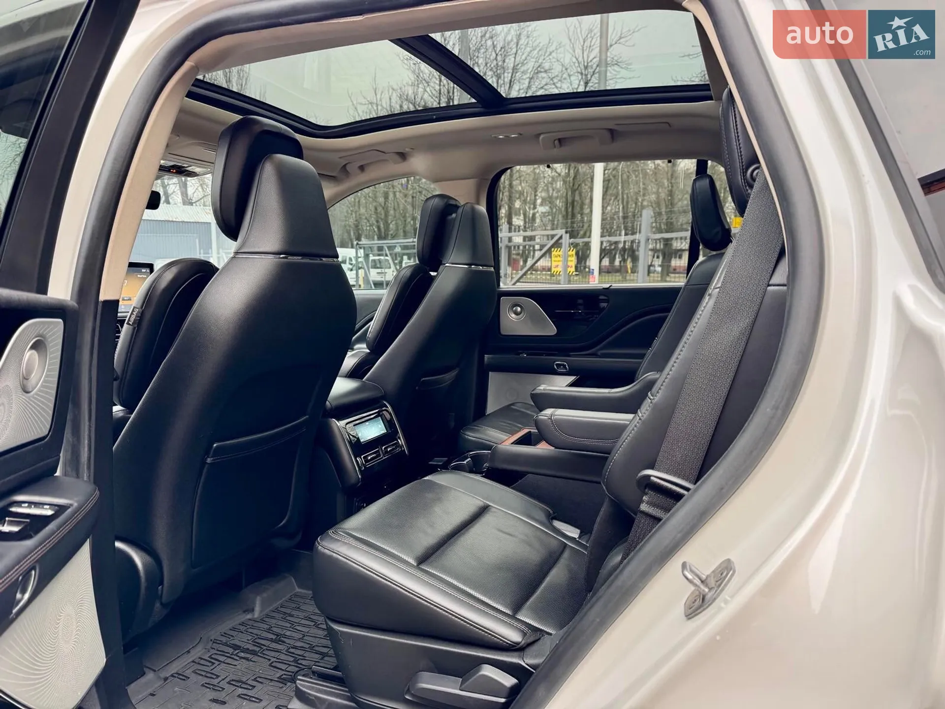 2020 Lincoln Aviator - мініатюра 11
