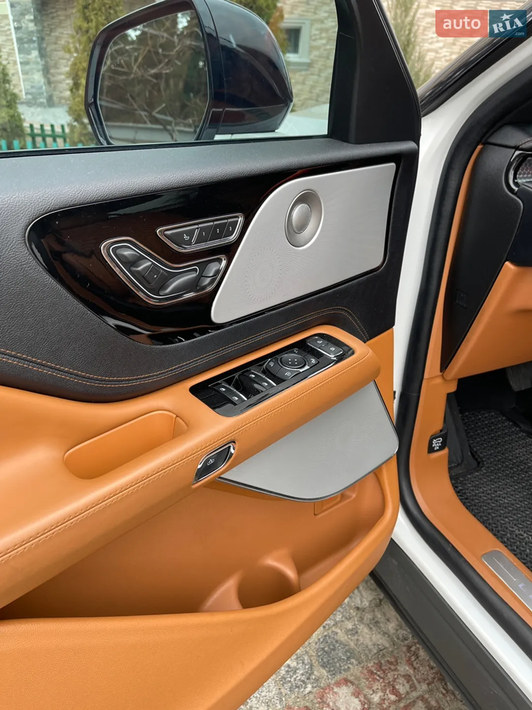2023 Lincoln Aviator - мініатюра 14