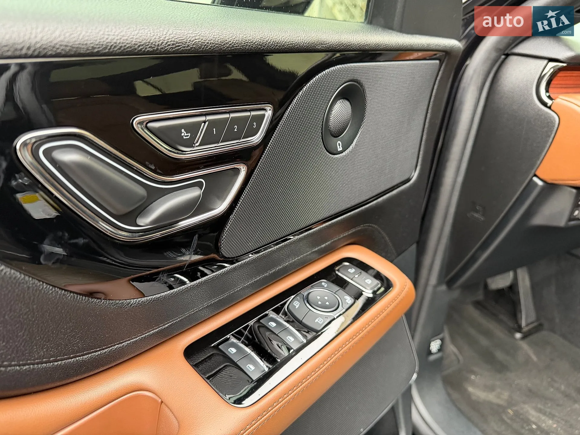 2023 Lincoln Aviator - мініатюра 16