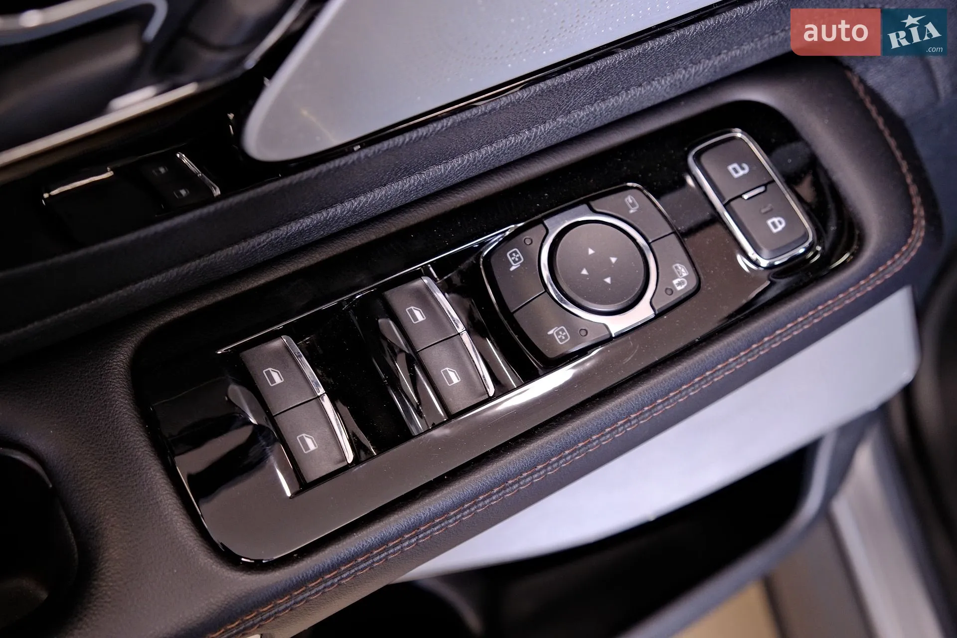 2021 Lincoln Aviator - мініатюра 24