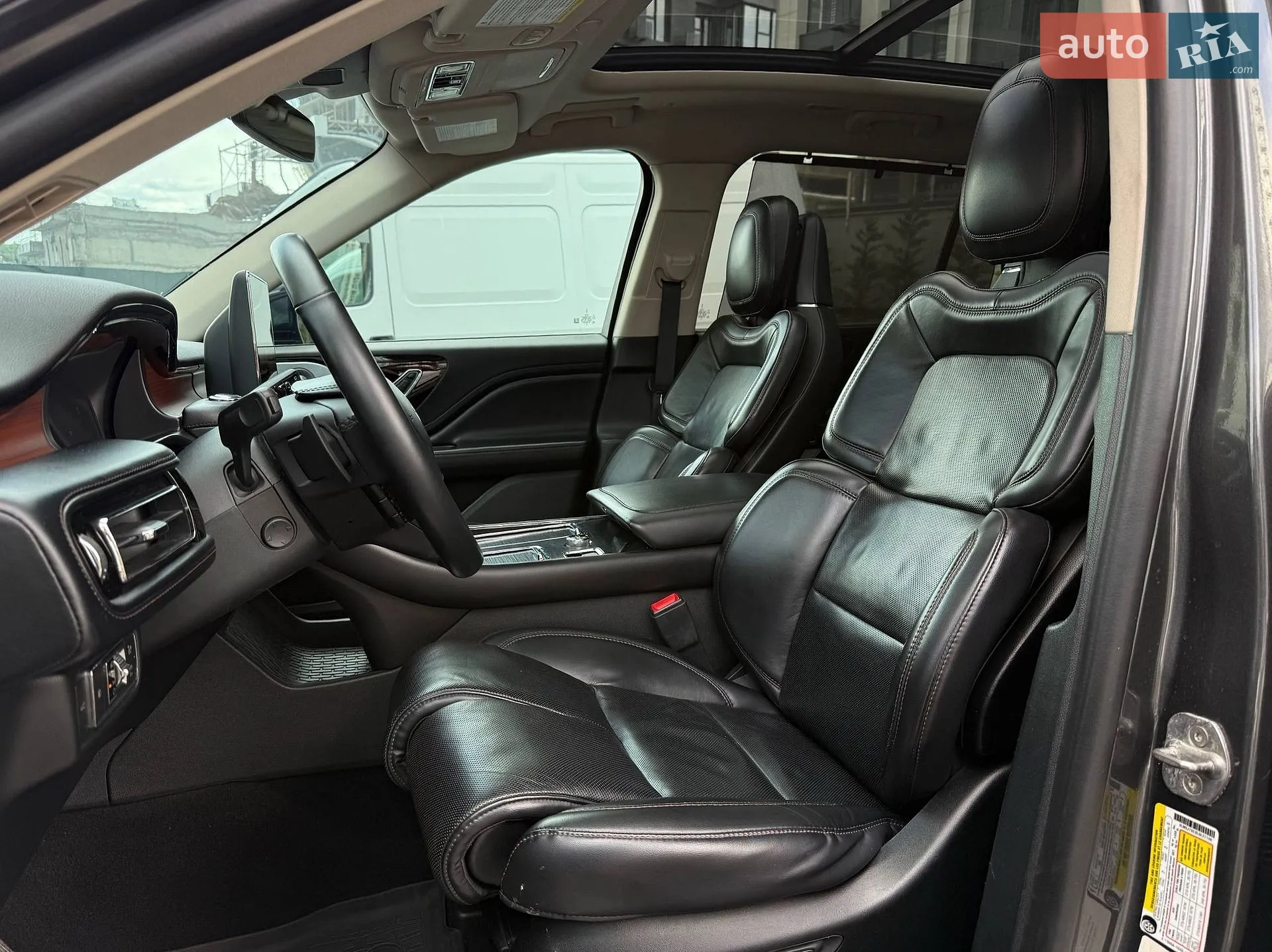 2019 Lincoln Aviator - мініатюра 35