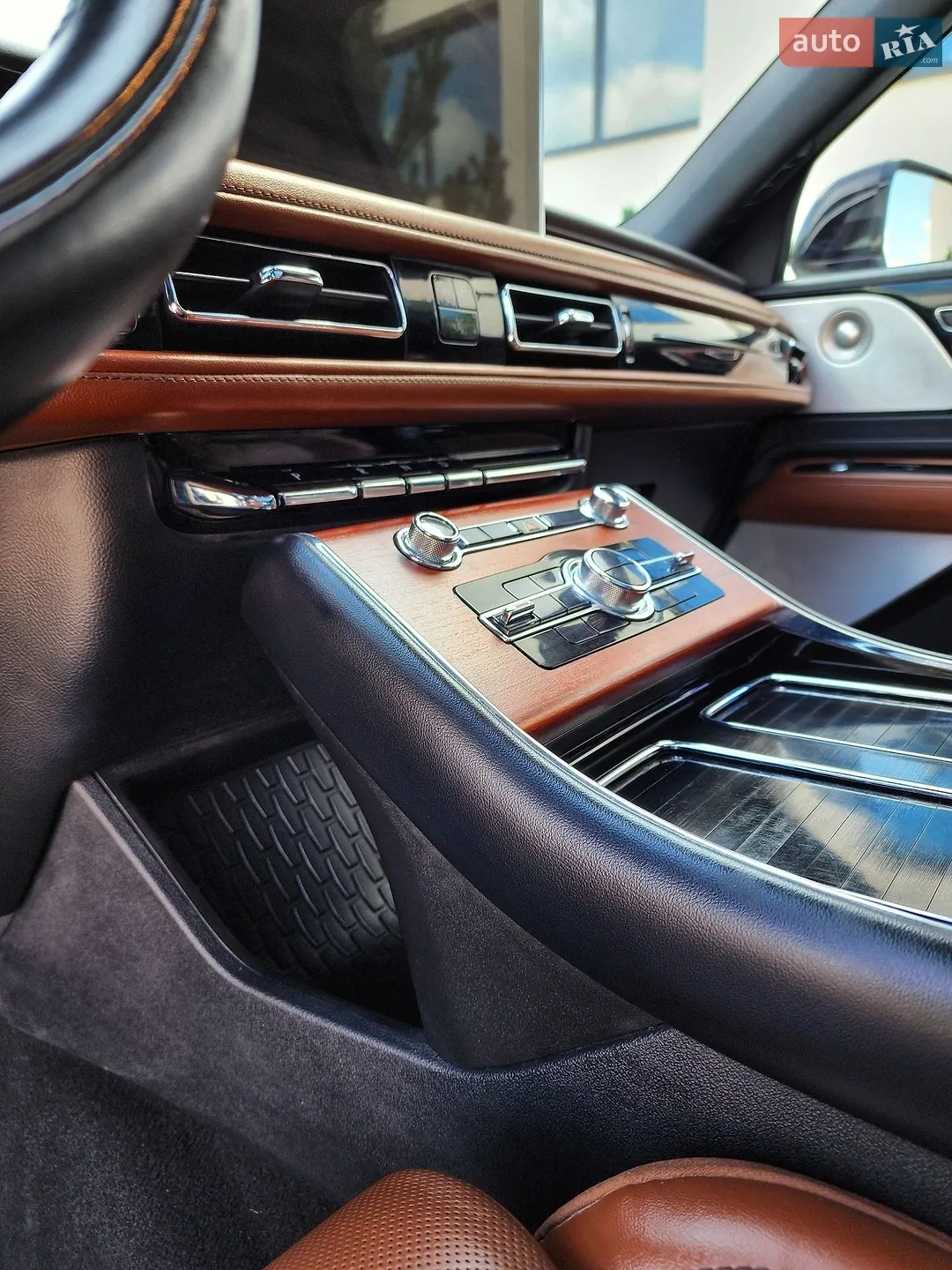 2021 Lincoln Aviator - мініатюра 13