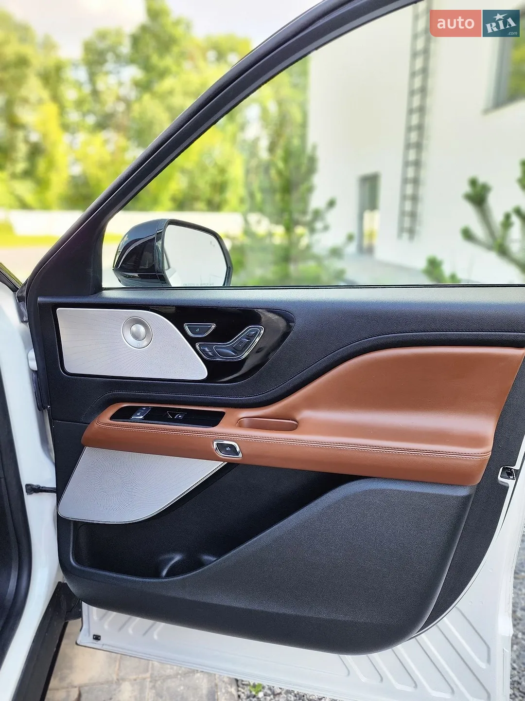2021 Lincoln Aviator - мініатюра 23