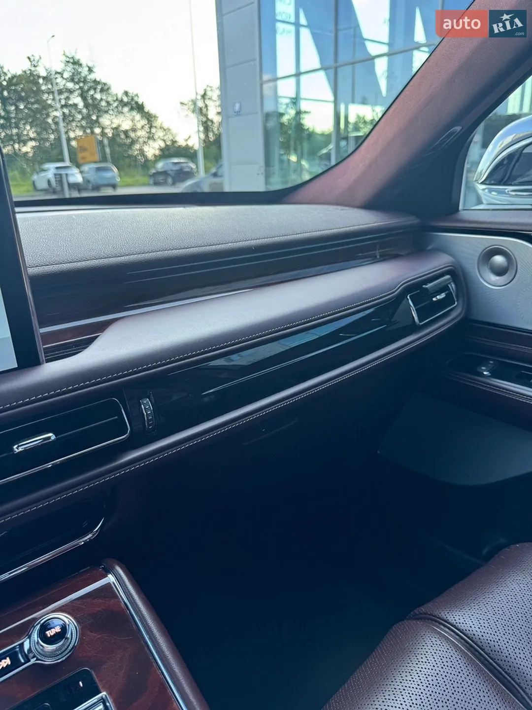 2020 Lincoln Aviator - мініатюра 16