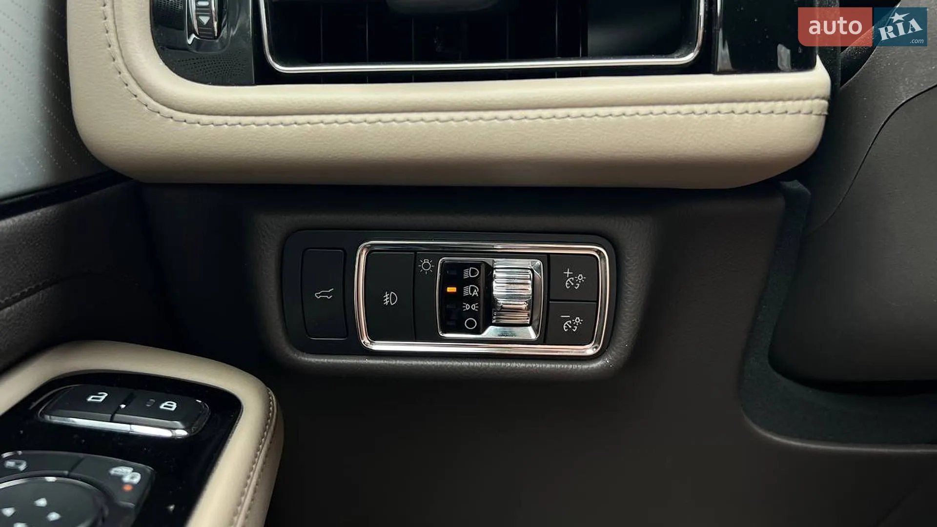 2021 Lincoln Aviator - мініатюра 17