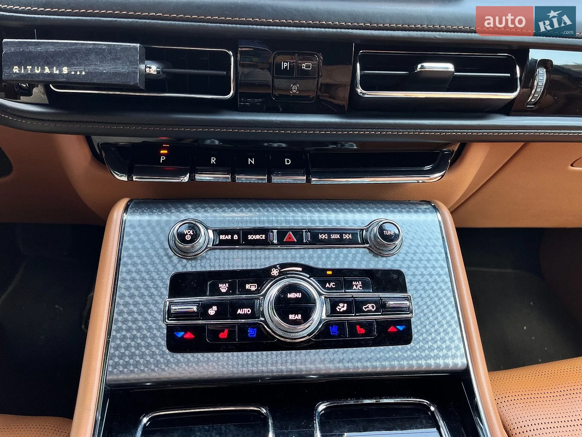 2022 Lincoln Aviator - мініатюра 24