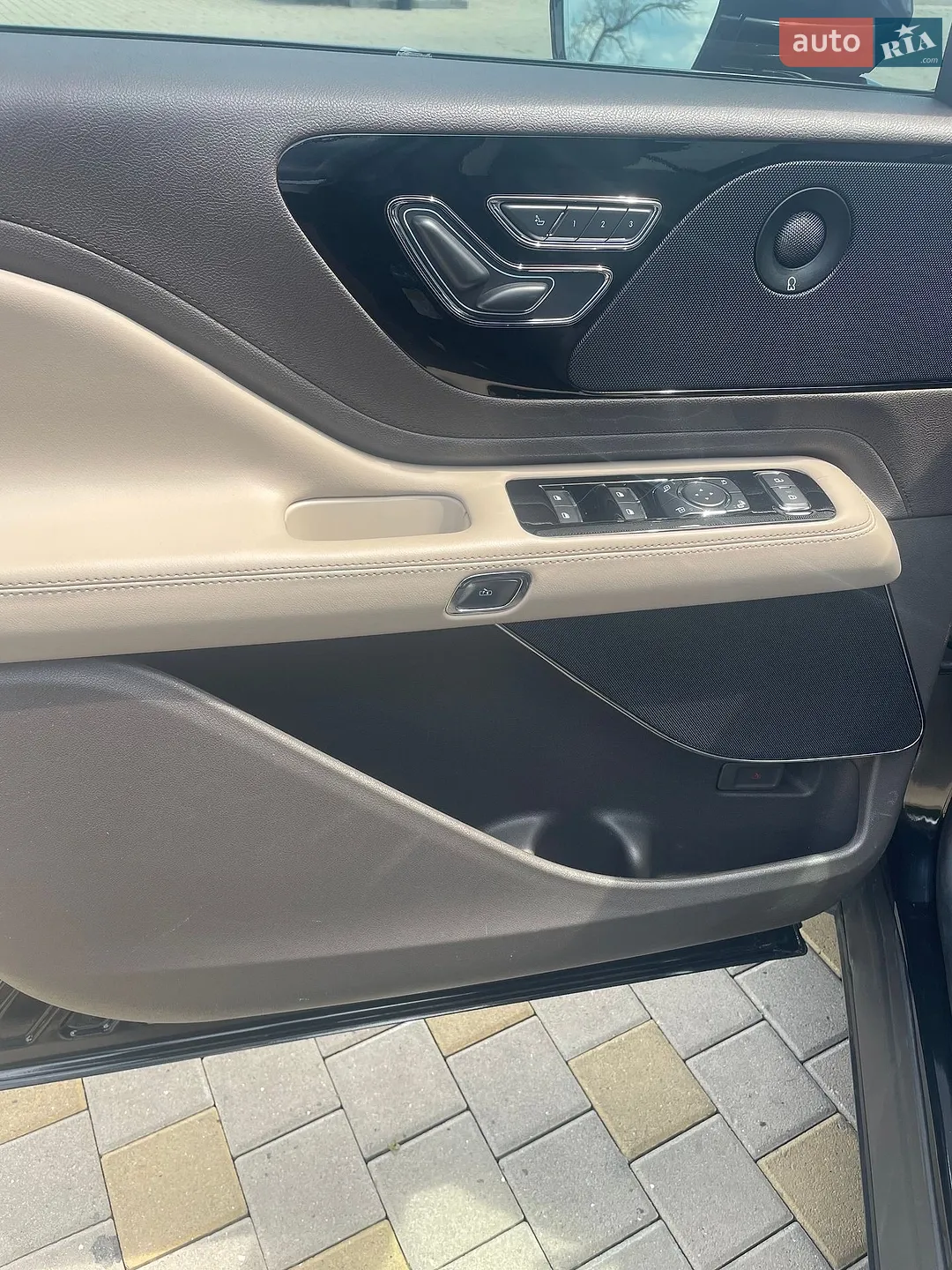 2022 Lincoln Aviator - мініатюра 39