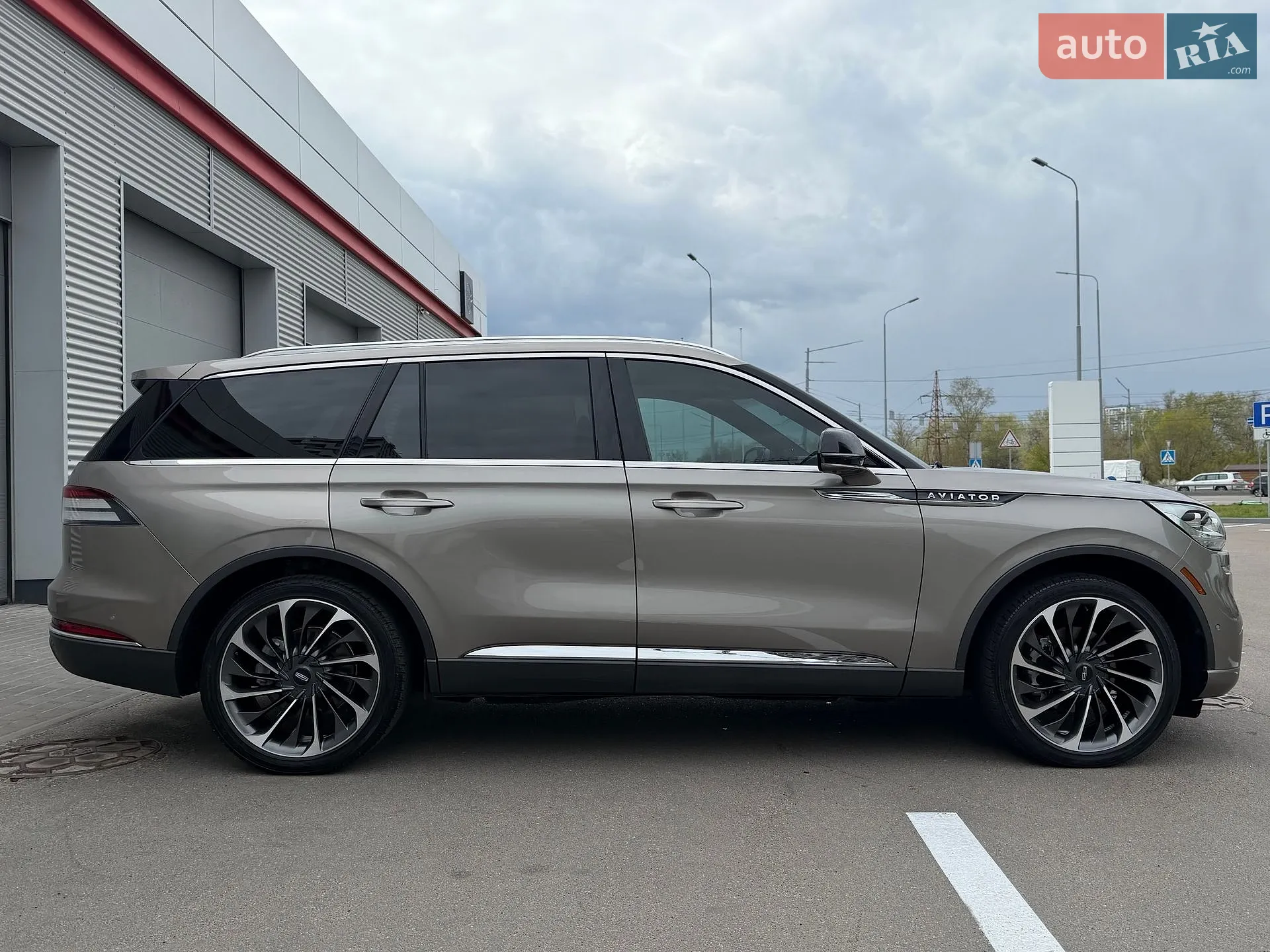 2020 Lincoln Aviator - мініатюра 2