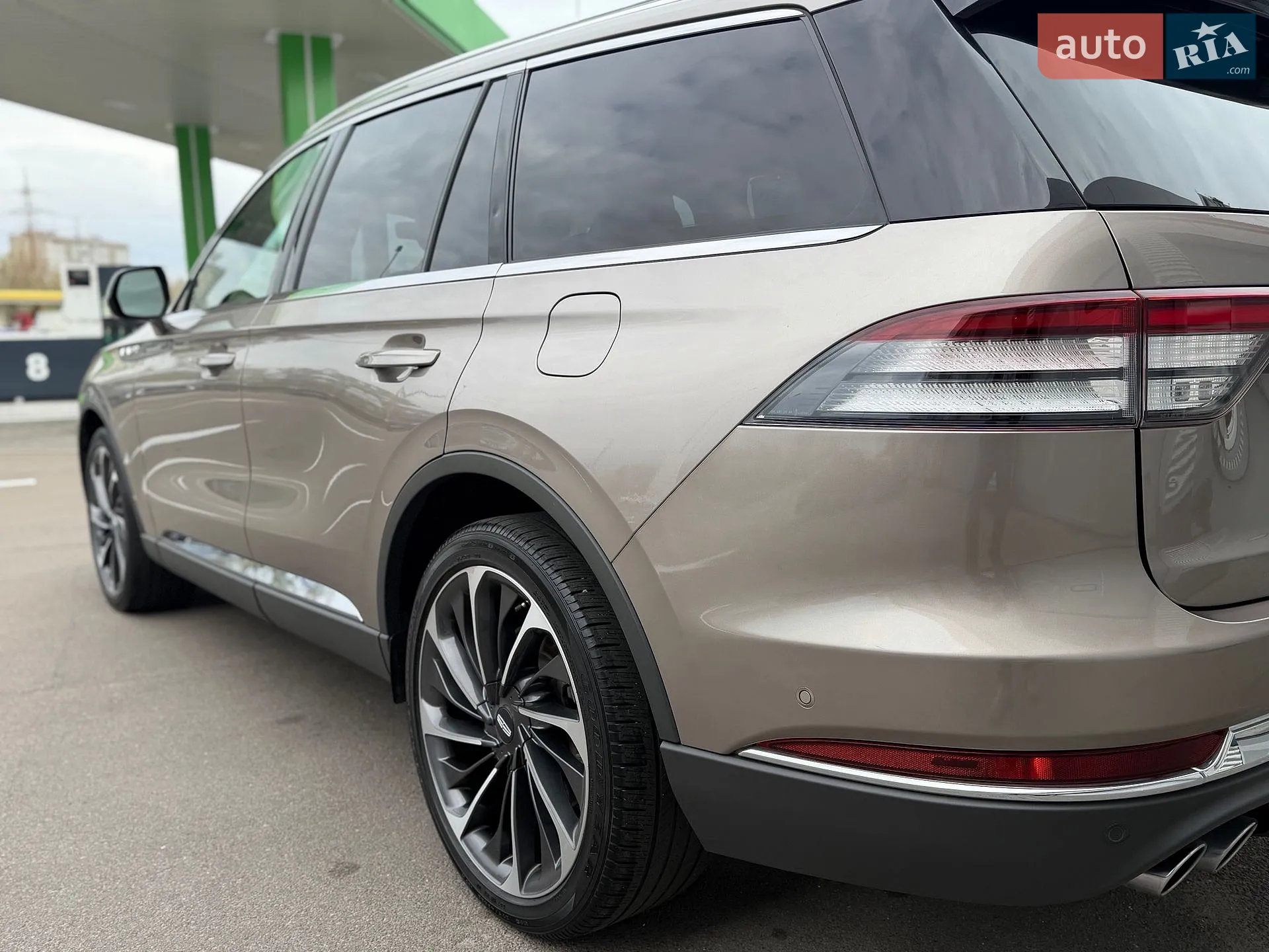 2020 Lincoln Aviator - мініатюра 12