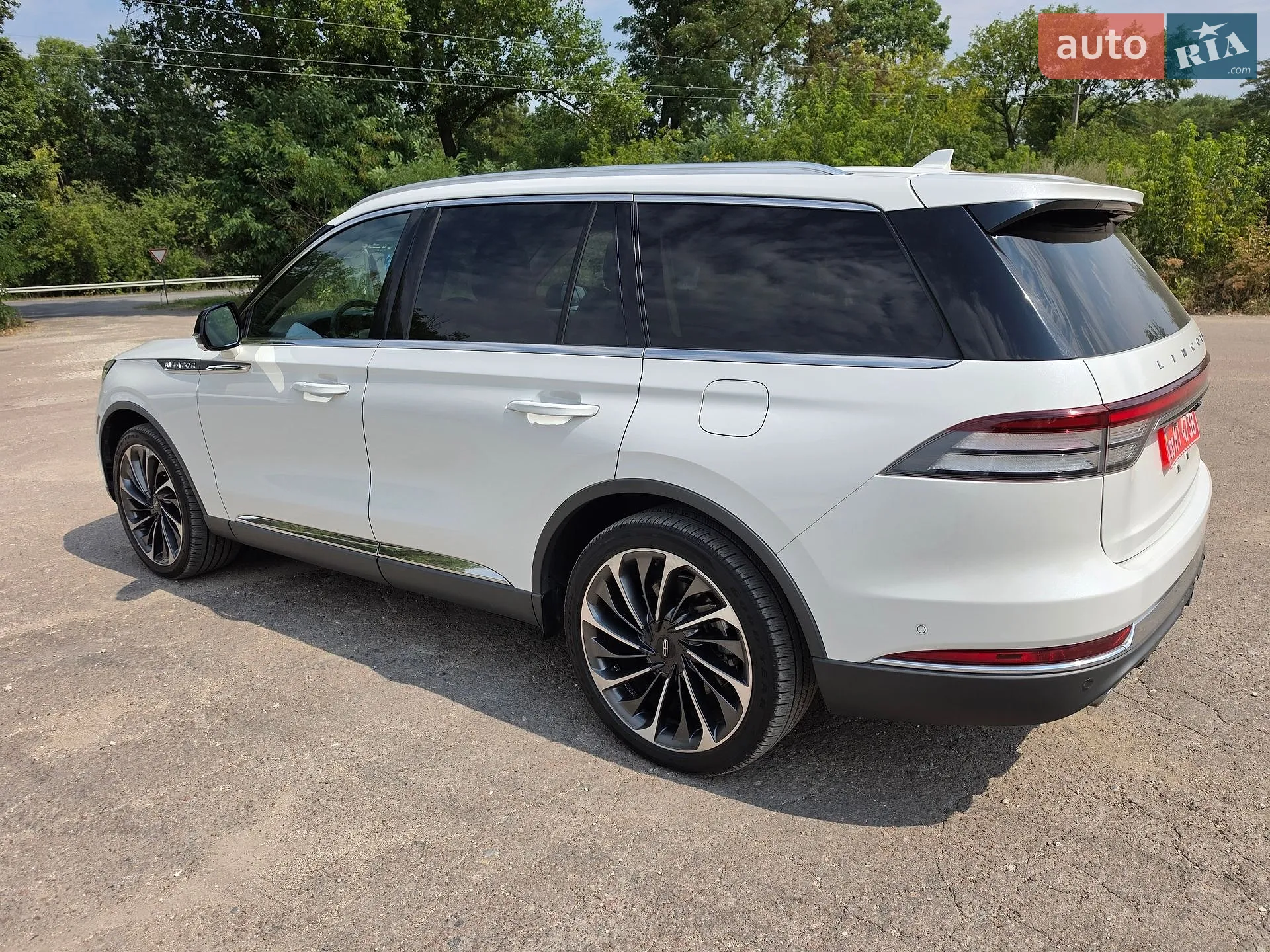 2021 Lincoln Aviator - мініатюра 2