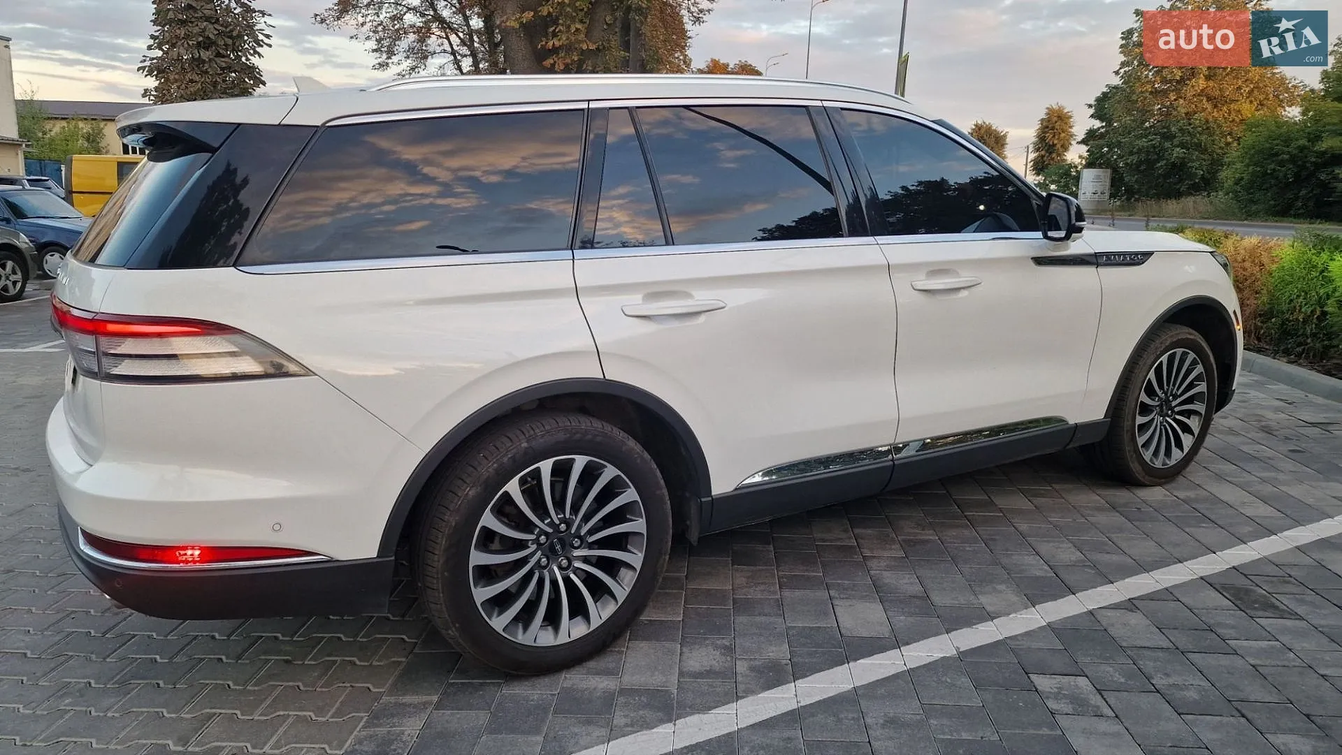 2021 Lincoln Aviator - мініатюра 8