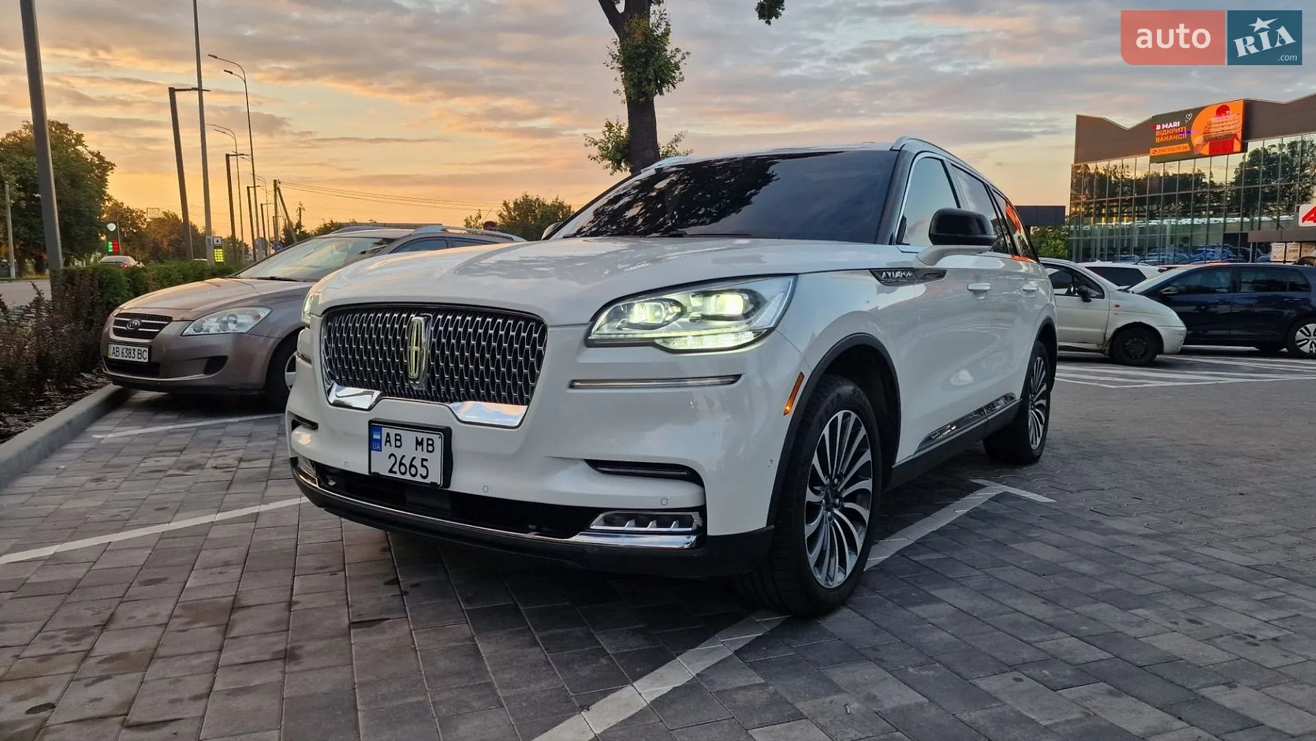 2021 Lincoln Aviator - мініатюра 2