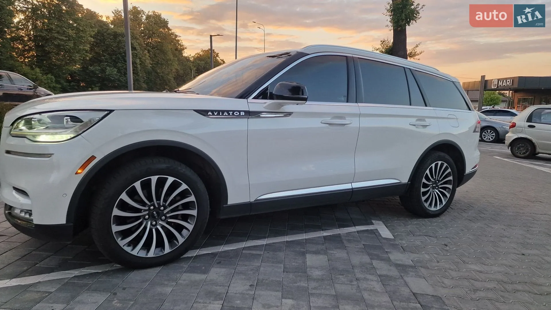 2021 Lincoln Aviator - мініатюра 18
