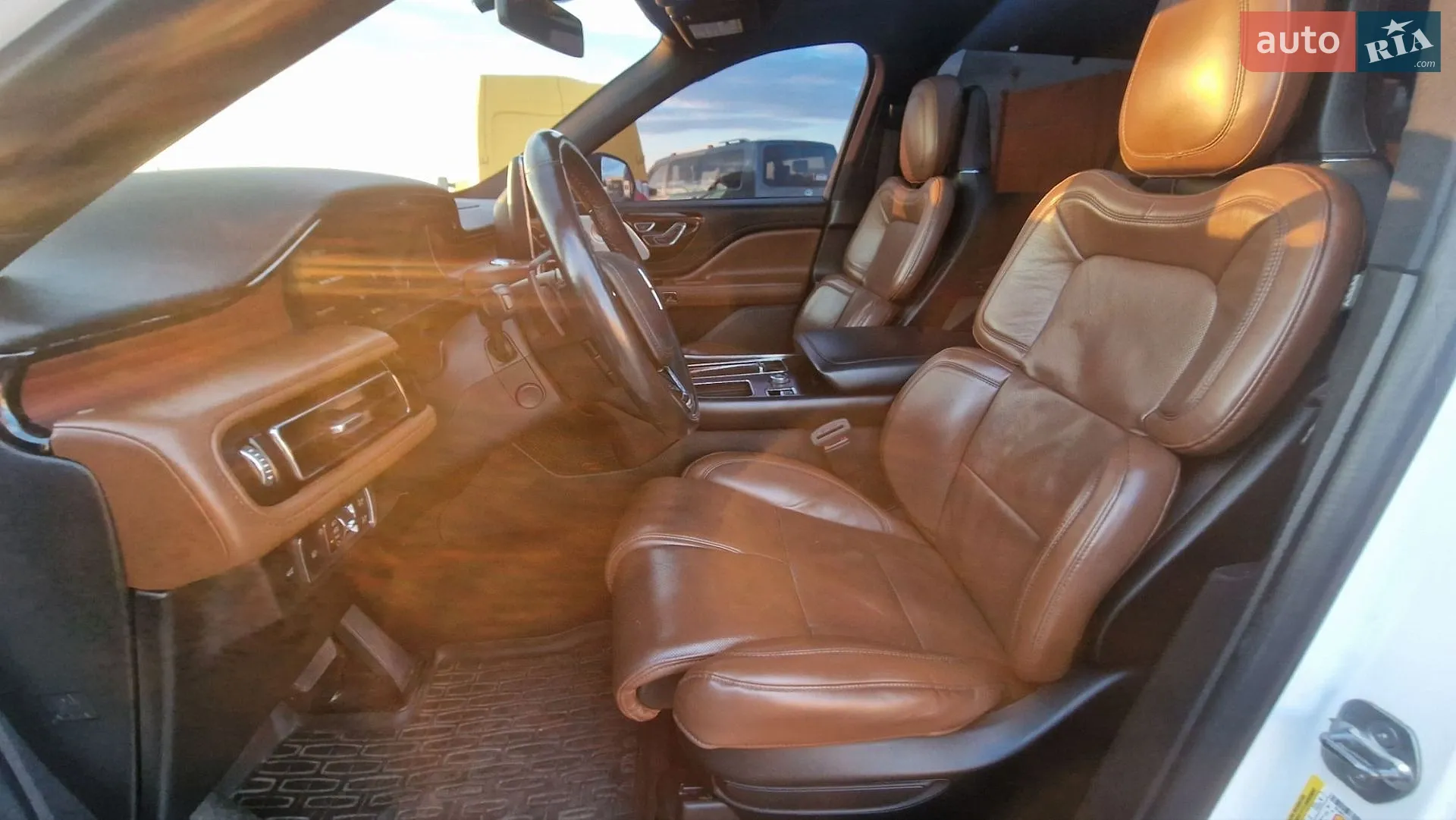 2021 Lincoln Aviator - мініатюра 27