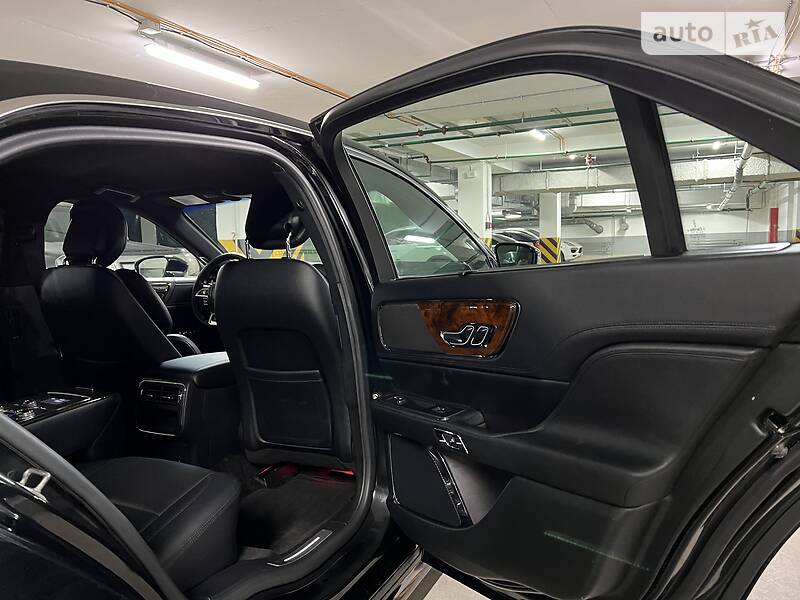Седан Lincoln Continental 2018 в Києві