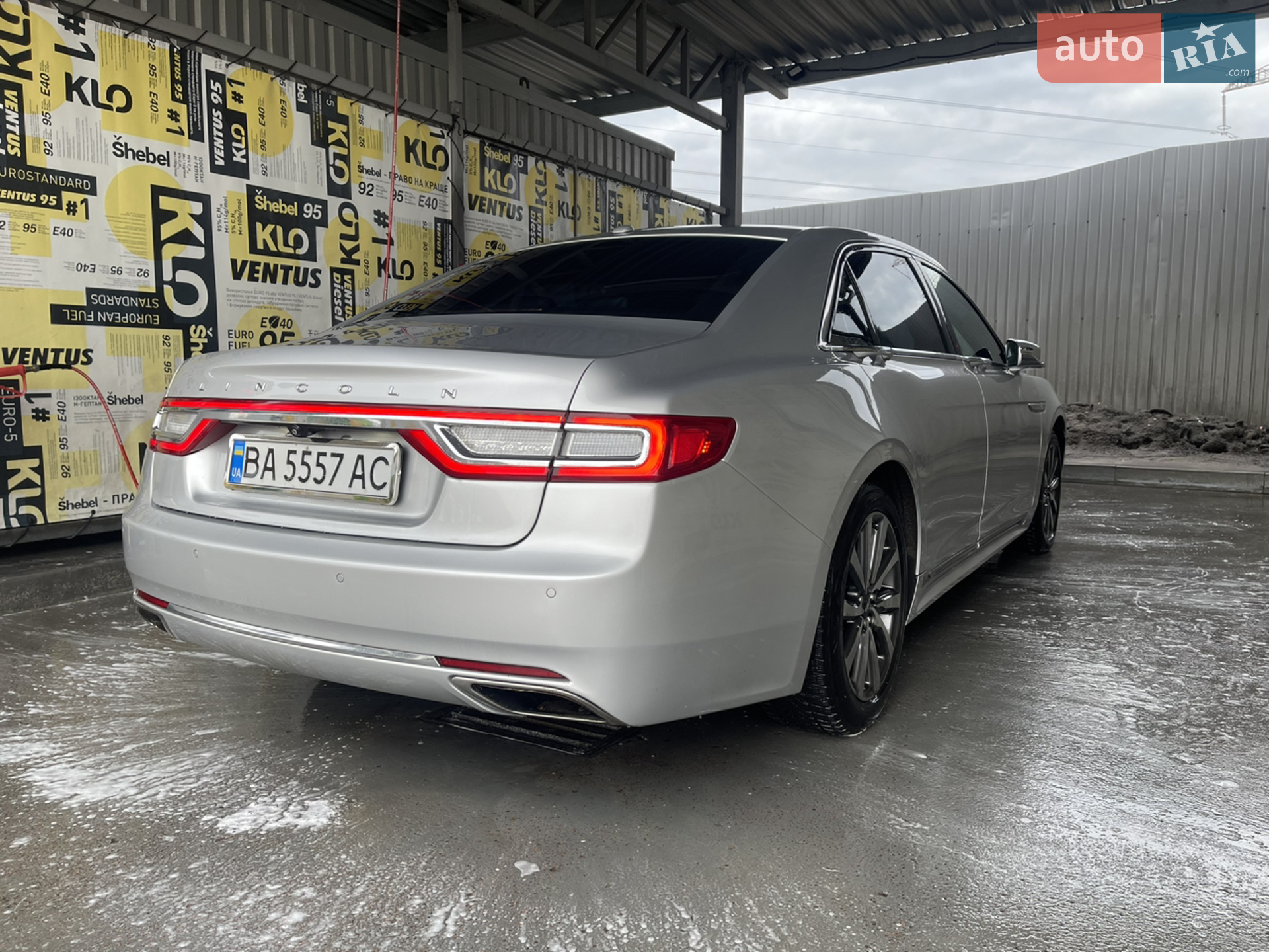 2017 Lincoln Continental - мініатюра 17