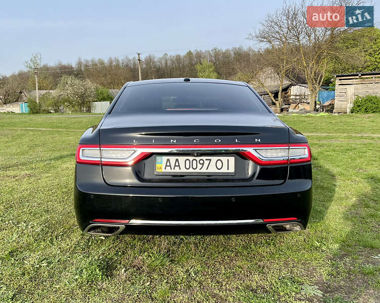 Седан Lincoln Continental 2017 в Макарове