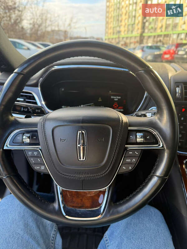 Седан Lincoln Continental 2017 в Киеве