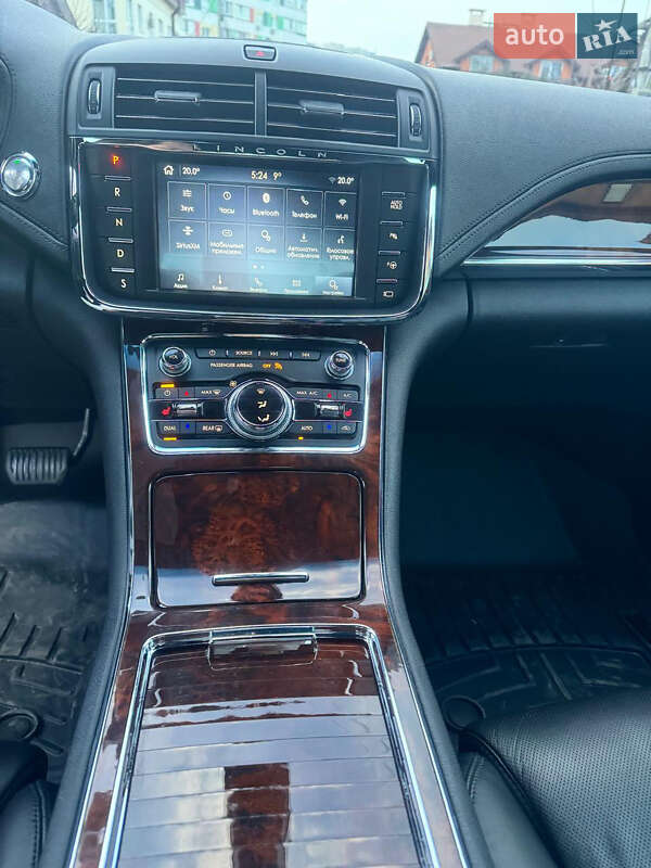 Седан Lincoln Continental 2017 в Киеве