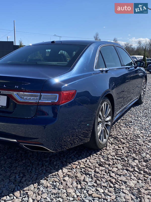 Седан Lincoln Continental 2016 в Львові