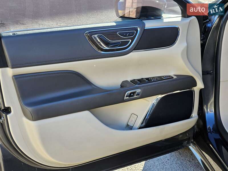 Седан Lincoln Continental 2018 в Владимире
