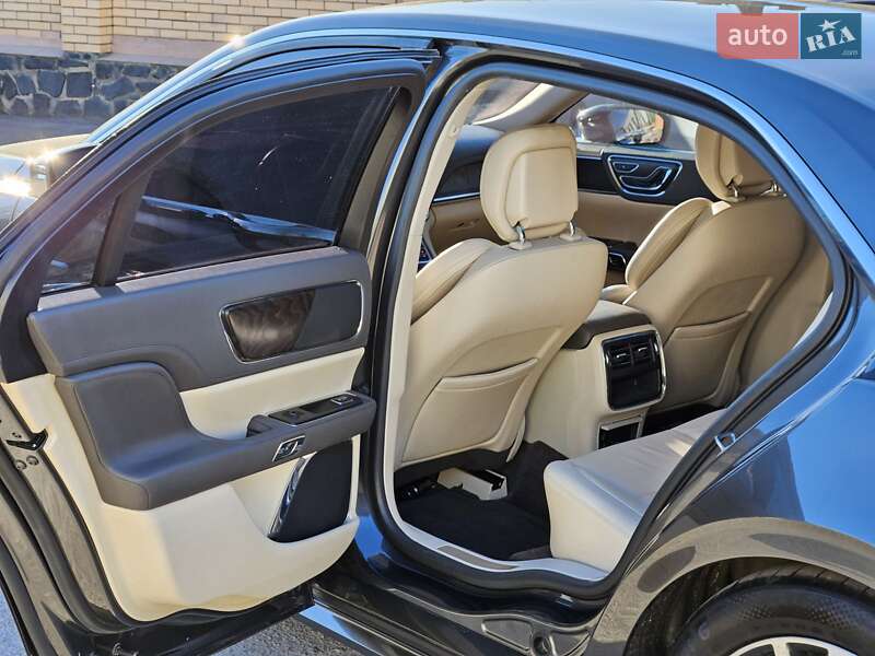 Седан Lincoln Continental 2018 в Владимире