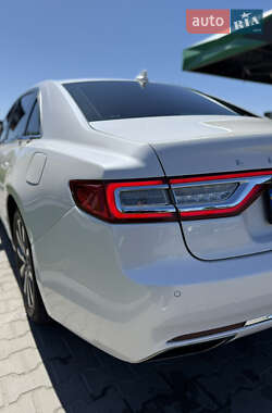 Седан Lincoln Continental 2018 в 