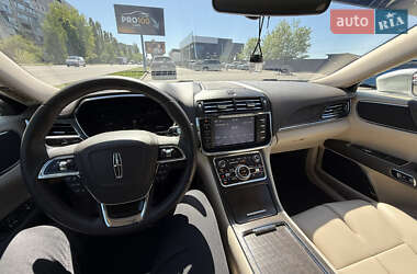Седан Lincoln Continental 2018 в 