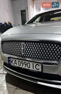 Седан Lincoln Continental 2017 в 