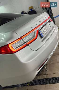 Седан Lincoln Continental 2017 в 