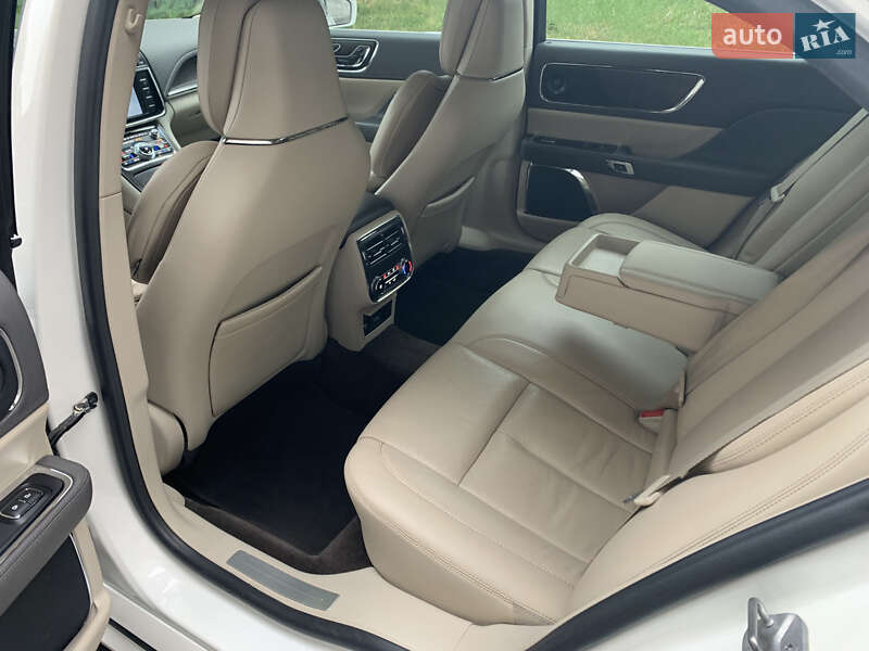 Седан Lincoln Continental 2017 в Днепре