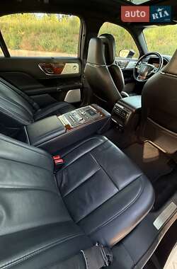 Седан Lincoln Continental 2017 в 
