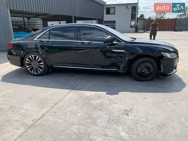 Седан Lincoln Continental 2018 в Львові
