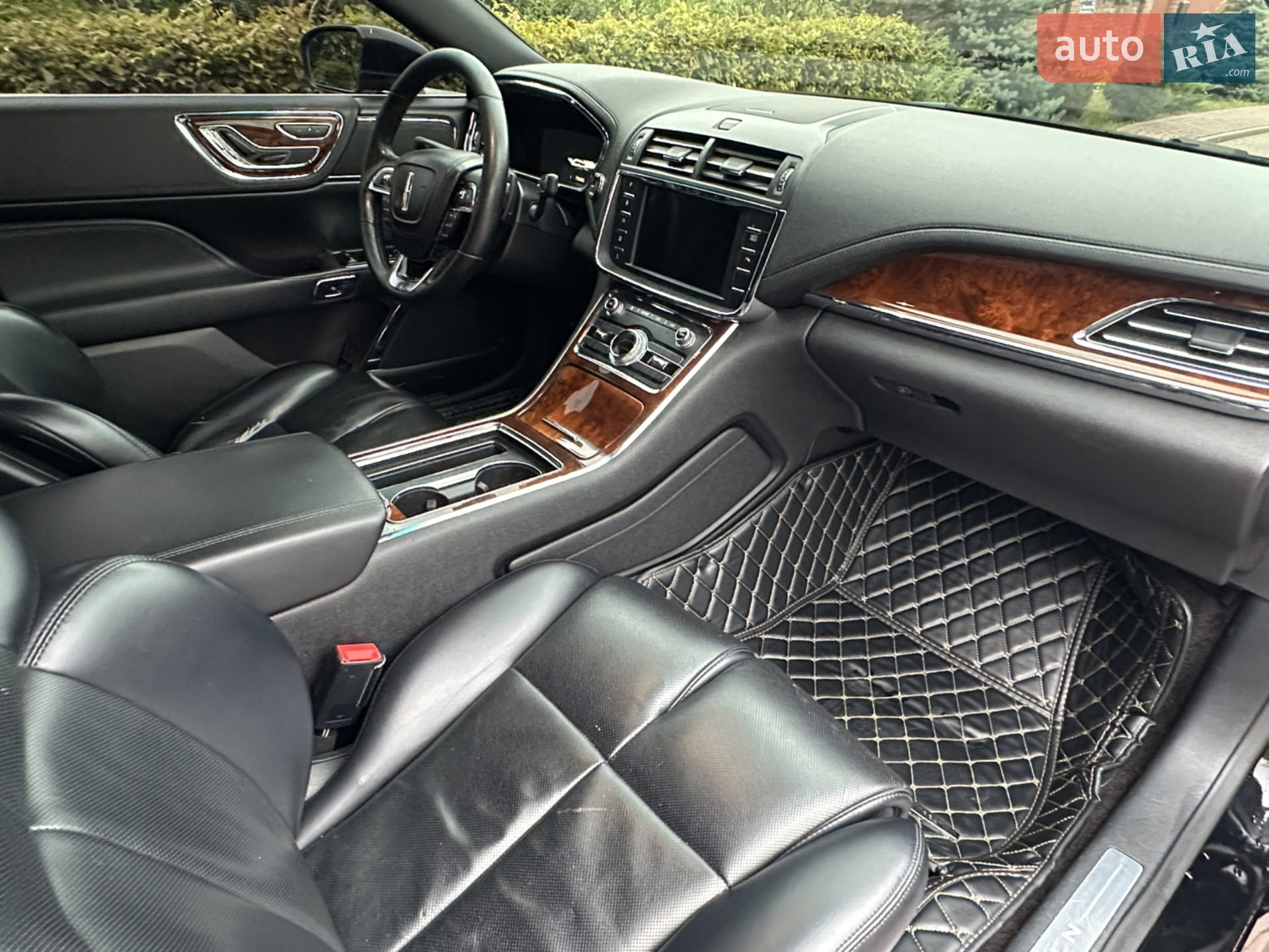 2016 Lincoln Continental - мініатюра 31