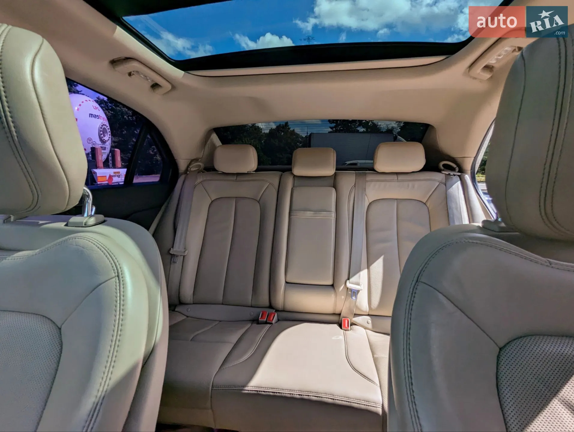 2016 Lincoln Continental - мініатюра 14