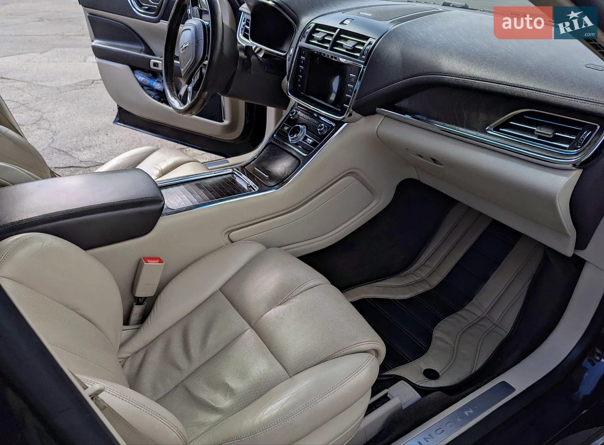 2016 Lincoln Continental - мініатюра 15