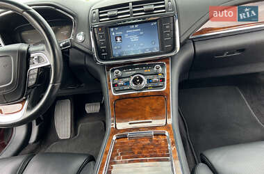 Седан Lincoln Continental 2016 в 