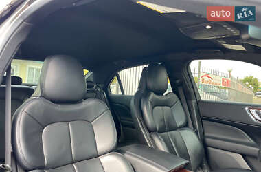Седан Lincoln Continental 2016 в 