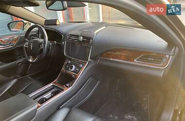 Седан Lincoln Continental 2017 в 
