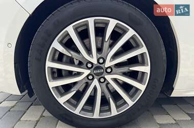 Седан Lincoln Continental 2017 в 