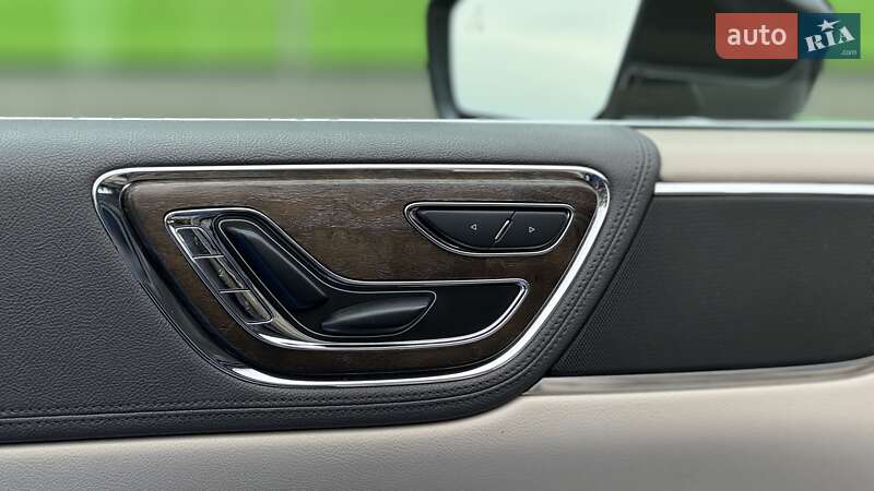 Седан Lincoln Continental 2016 в Києві фото 15 Седан Lincoln Continental 2016 в Києві