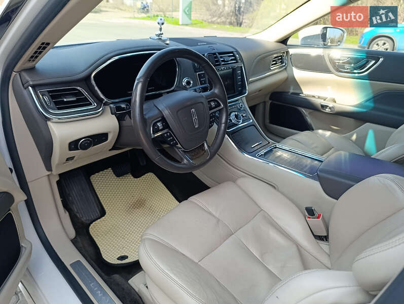 Седан Lincoln Continental 2016 в Днепре