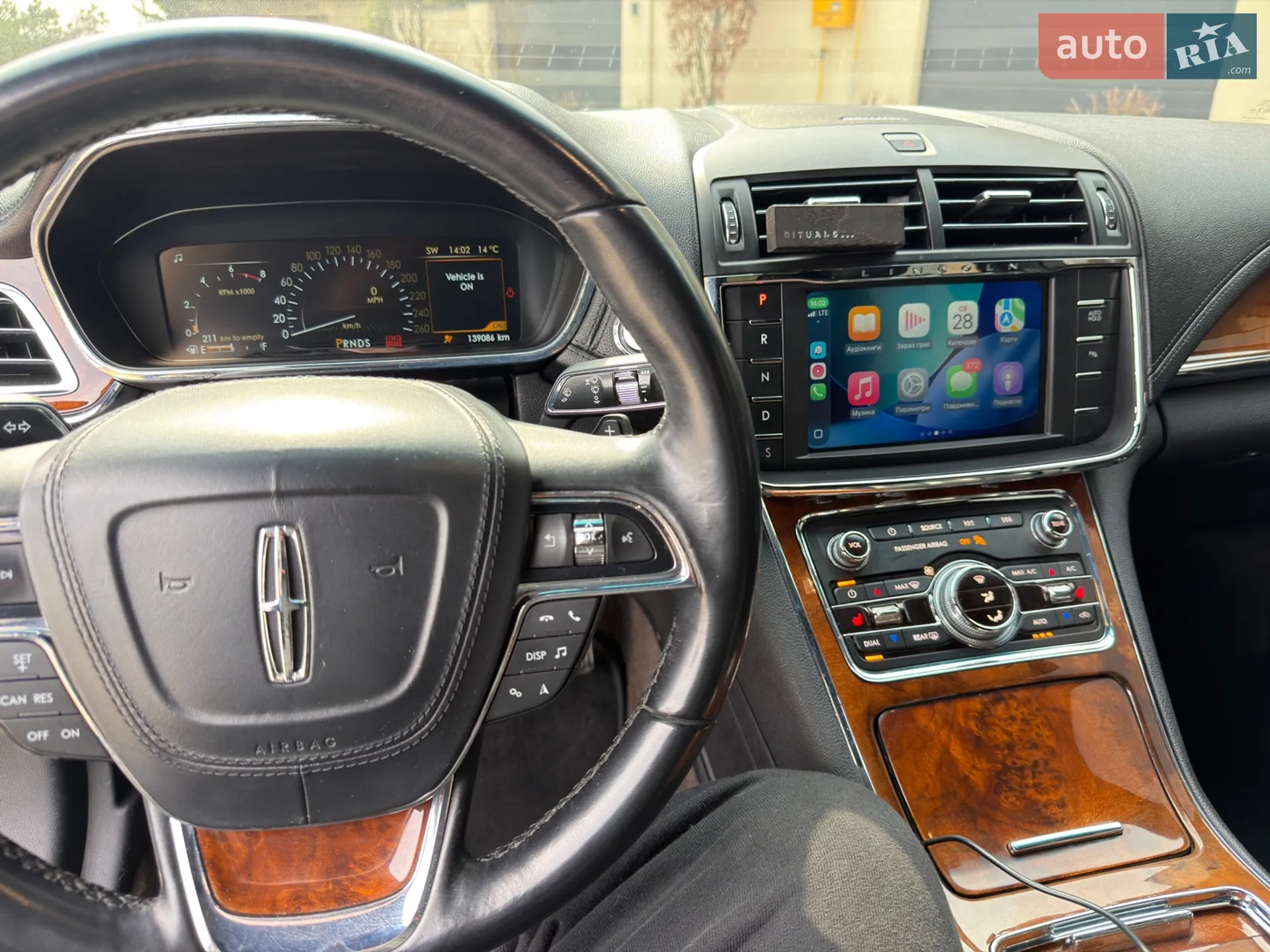 2016 Lincoln Continental - мініатюра 12