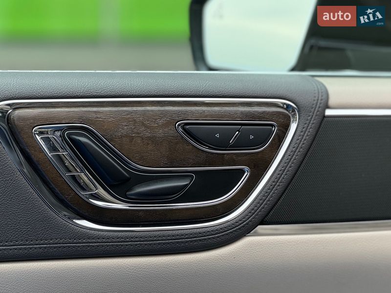 Седан Lincoln Continental 2016 в Києві