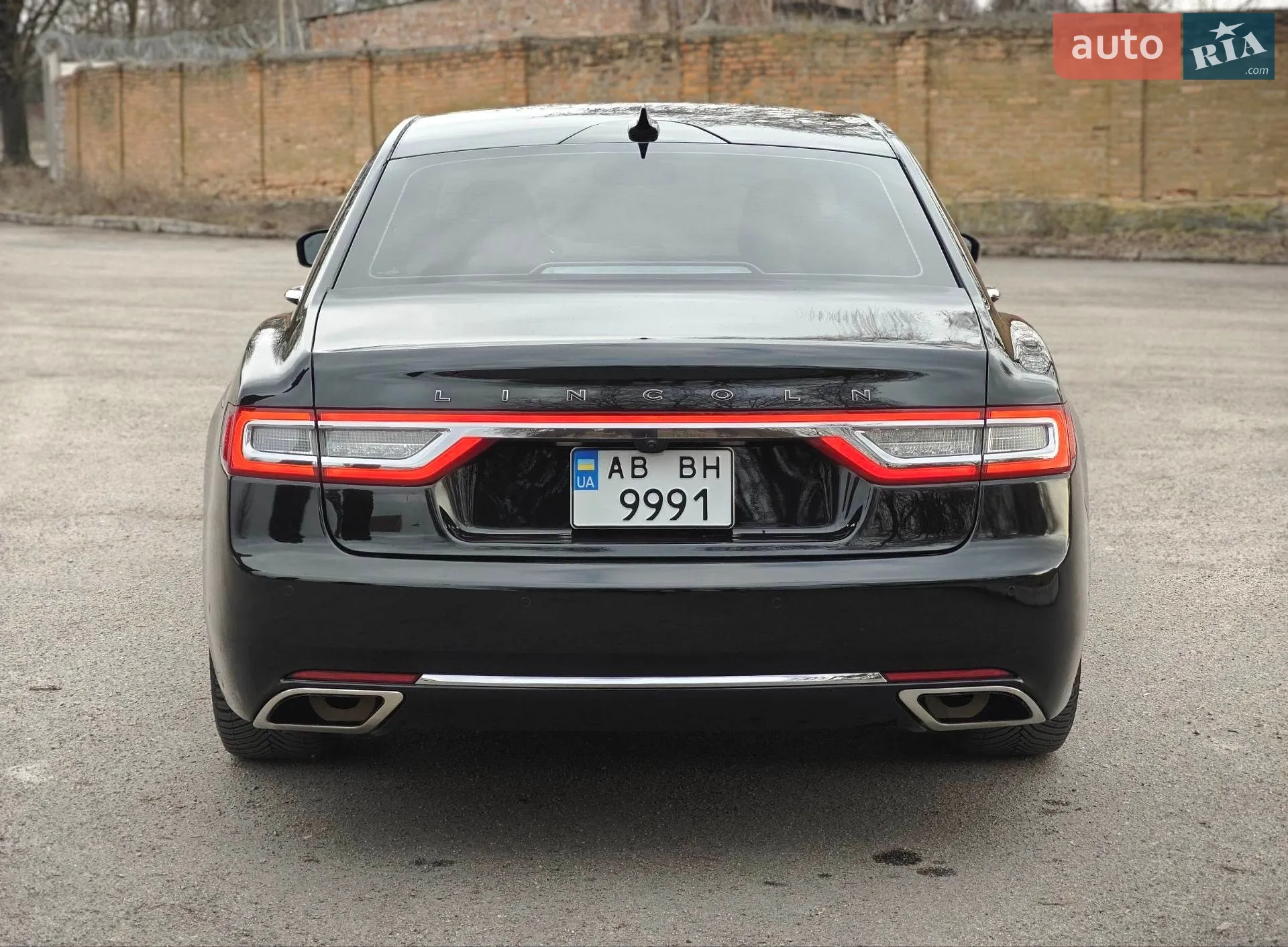 2019 Lincoln Continental - мініатюра 3