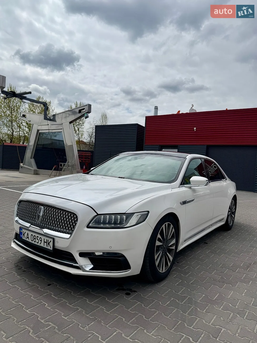 2018 Lincoln Continental - мініатюра 2