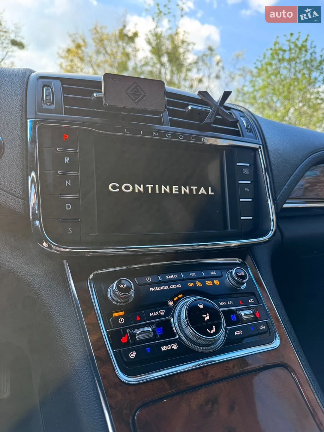 2017 Lincoln Continental - мініатюра 12