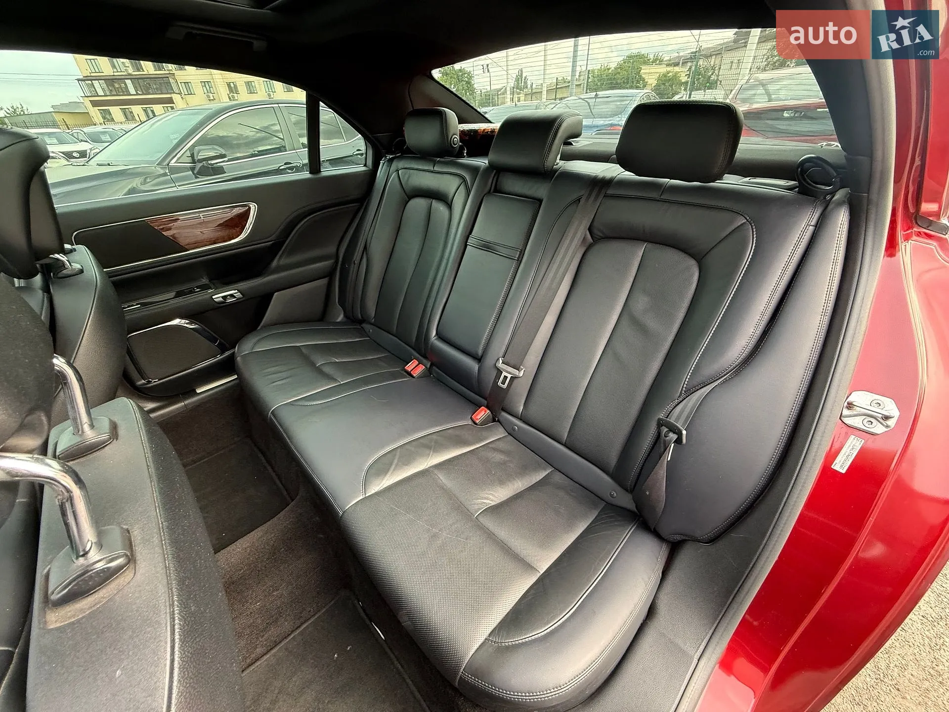 2016 Lincoln Continental - мініатюра 18