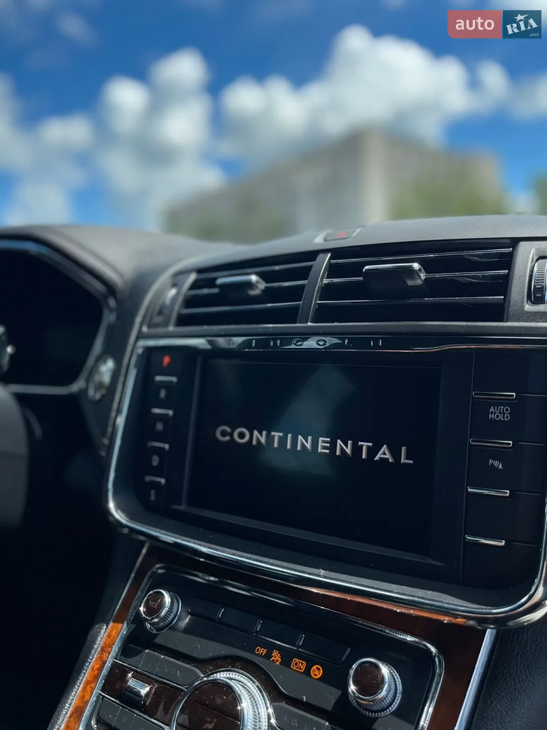 2020 Lincoln Continental - мініатюра 21