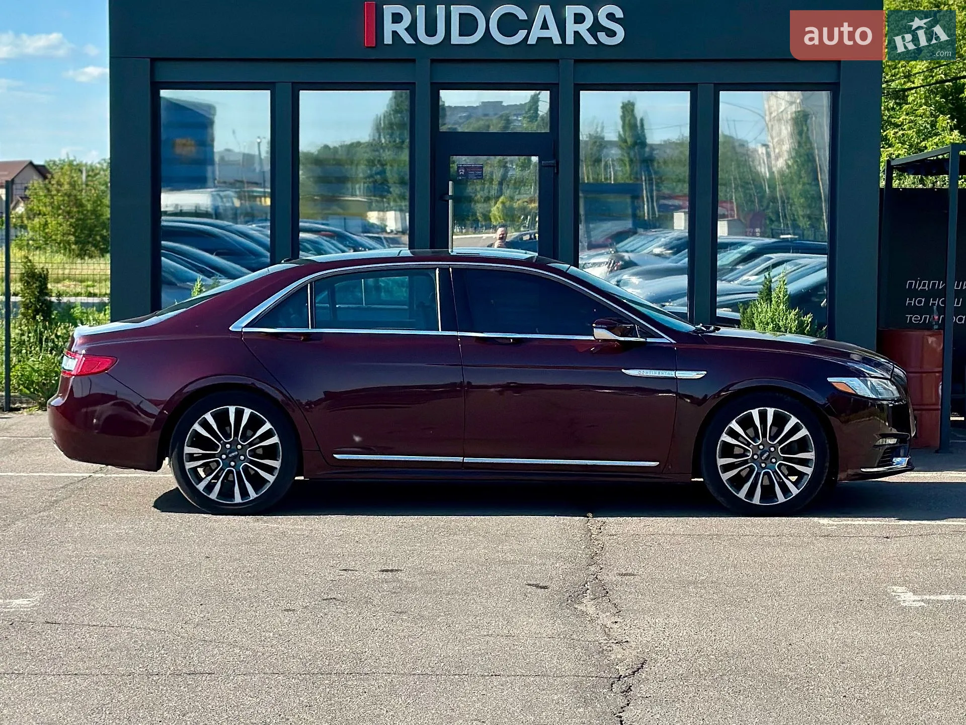 2017 Lincoln Continental - мініатюра 3